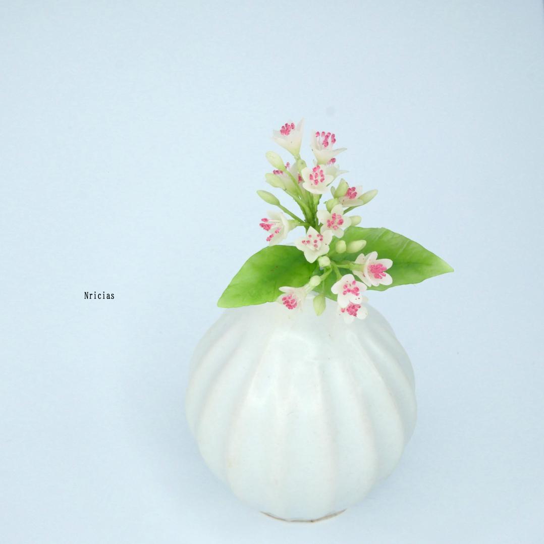 <受注制作＞ そばの花 クレイフラワー1枚目の画像
