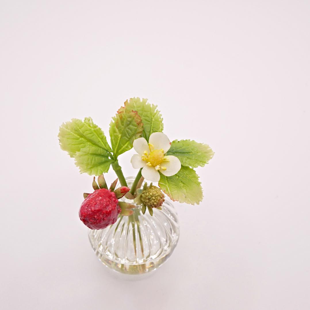 ワイルドストロベリー ✿クレイフラワー NO.MWW2-B1枚目の画像